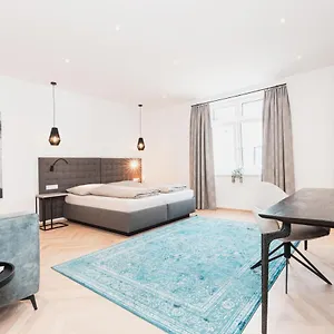 exclusive-center-apartment-with-balcony.ischgl-hotels.net/