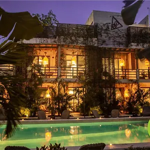 Era & 4* Tulum
