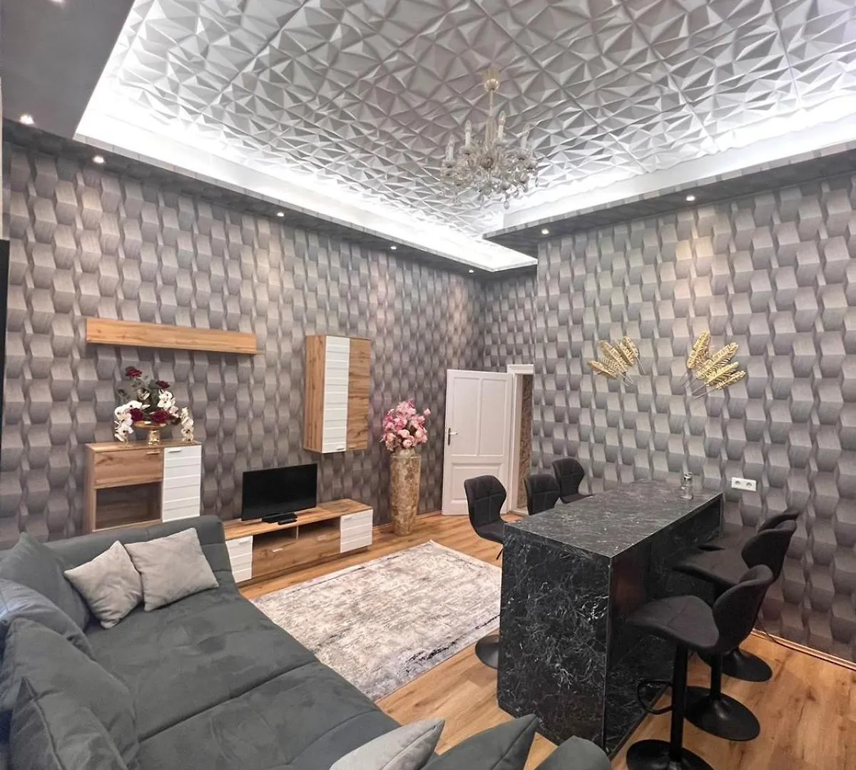 Urban Boutique Hotel Viena 2*,